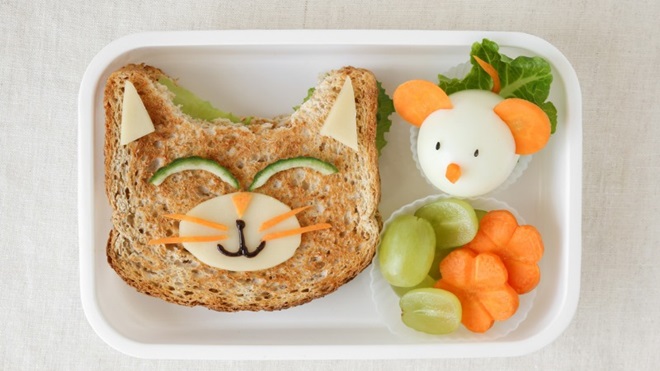 Une boîte à tartines appétissante pour manger sain et équilibré