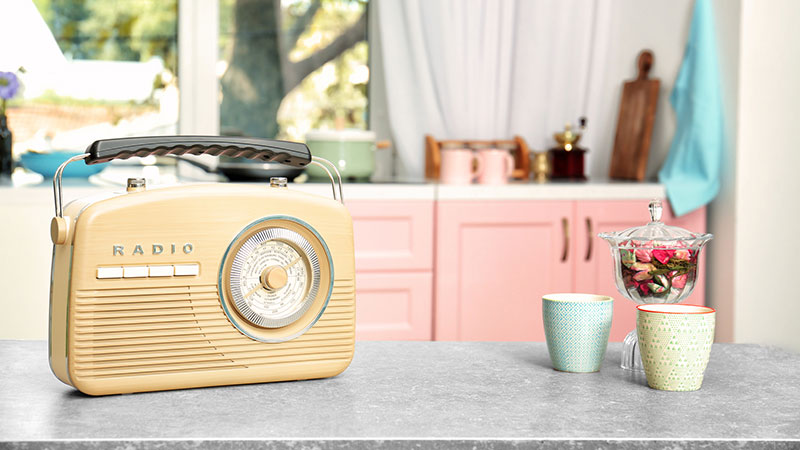 radio FM dans une cuisine
