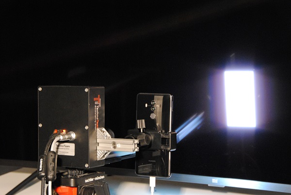 Test des reflets sur les écrans des TV