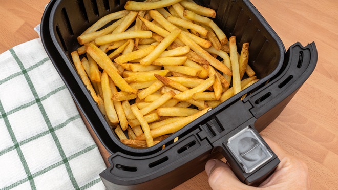 Cuire des frites avec un airfryer