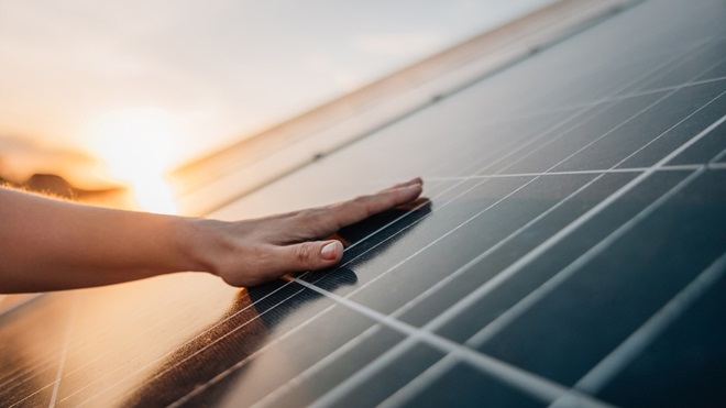 Batterie accompagnant les panneaux solaires : pas intéressant