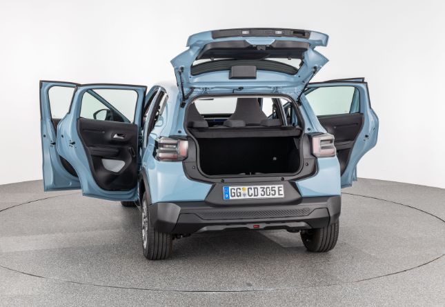 Citroen ë-C3 met deuren en koffer open