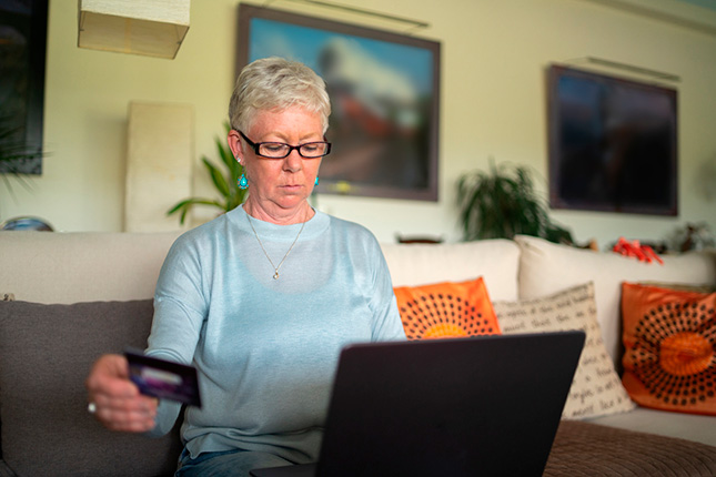 Paiements en ligne pas toujours évidents pour les rétifs aux nouvelles technologies