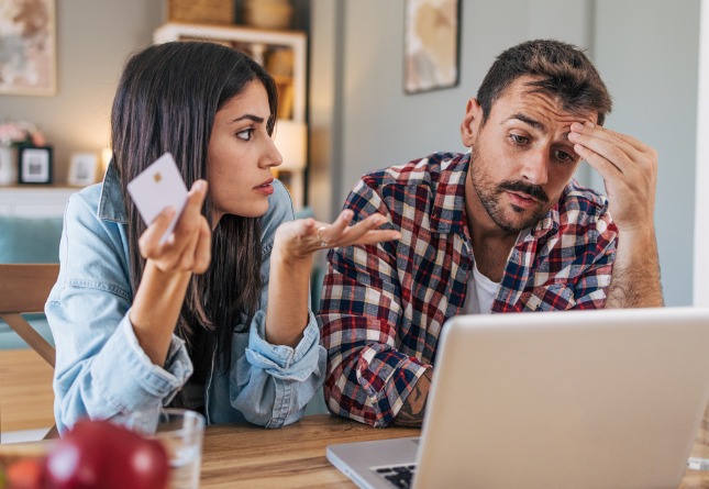 Un couple rencontre des difficultés financières