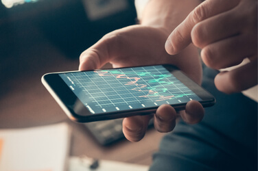 Corning a publié un résultat trimestriel supérieur aux attentes. Faut-il investir dans le spécialiste de la fibre optique et des composants pour écrans TV, PC et smartphones ?
