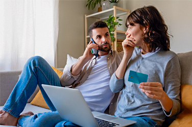 Alerte fraude financière sur une plateforme d’investissement en ligne.