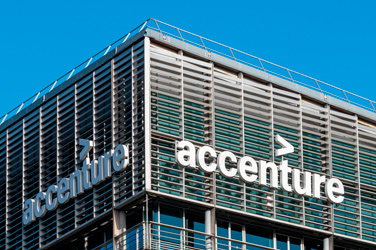 Faut-il investir en Bourse dans l’action du groupe Accenture dont le niveau de certaines commandes déçoit ?