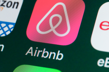 Faut-il investir en Bourse dans l’action du groupe Airbnb dont le cours a baissé ?