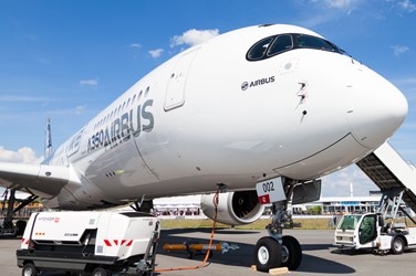 Faut-il investir en Bourse dans l’action du groupe d’aviation Airbus qui connaît des problèmes de production ?