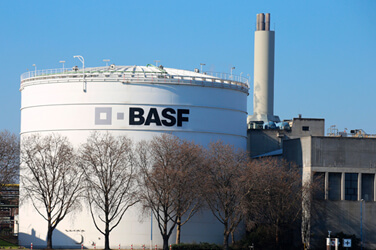 Faut-il investir en Bourse dans l’action du groupe BASF qui renforce son plan d’économies ?