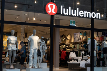 Faut-il encore investir dans l’action du groupe Lululemon, qui a perdu 30% depuis fin juin ?