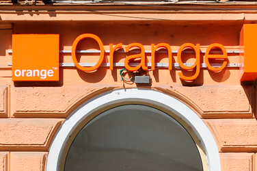 Faut-il investir dans l’action de l’opérateur télécom Orange qui confirme ses objectifs après le résultat du trimestre ?