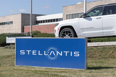 Faut-il investir en Bourse dans l’action du groupe Stellantis ?