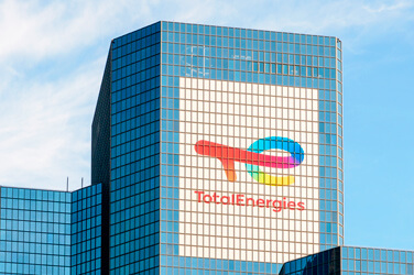 Faut-il investir en Bourse dans l’action du groupe TotalEnergies qui réinvestit au Mozambique dans le GNL ?